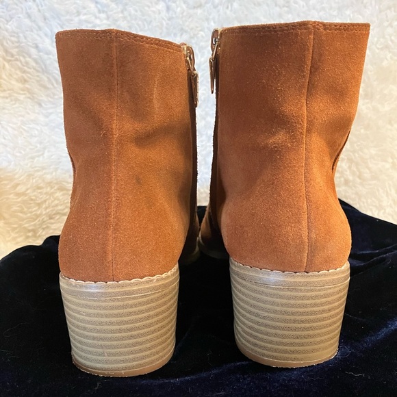 Clark Breccan Myth Tan Rust Suede Boots Booties Size 8.5M - Picture 3 of 10